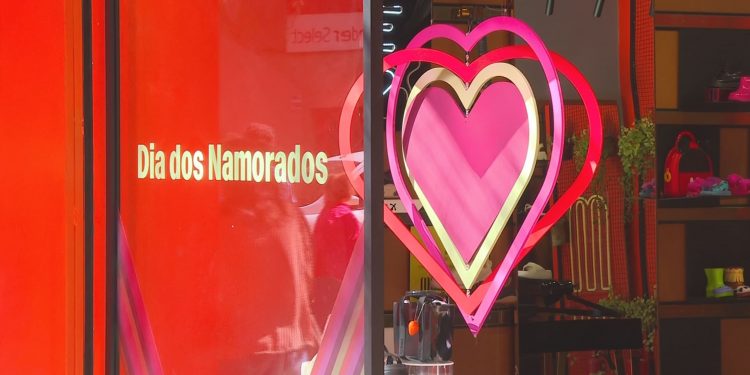 Comércio espera aumento nas vendas para o Dia dos Namorados em Presidente Prudente; veja os itens mais procurados
